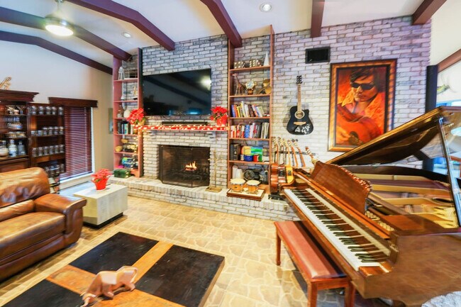 Foto del edificio - 4501 Briarcliff Ln