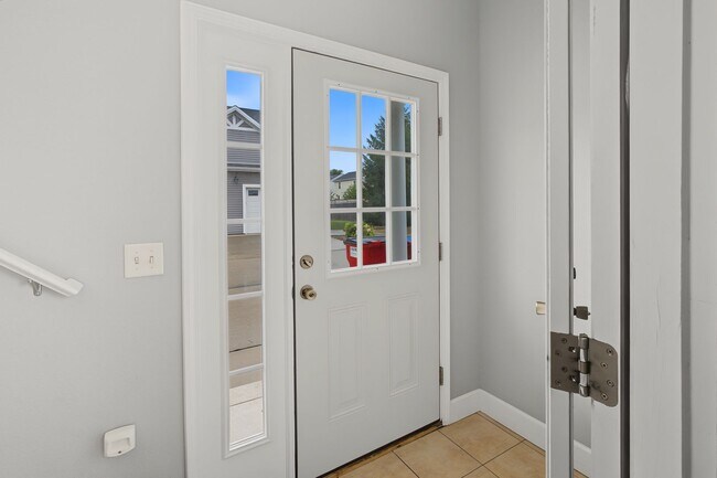 Building Photo - Beautiful 2-Bedroom, 2-Bath Condo with Attached Garage