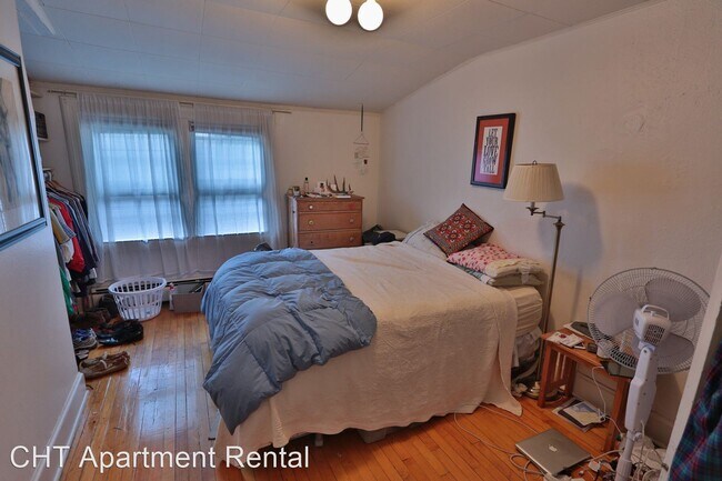 Building Photo - 1 br, 1 bath Apartment - 128 W. Gilman St.