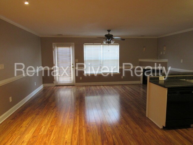 Building Photo - 2064 Reserve Ln
