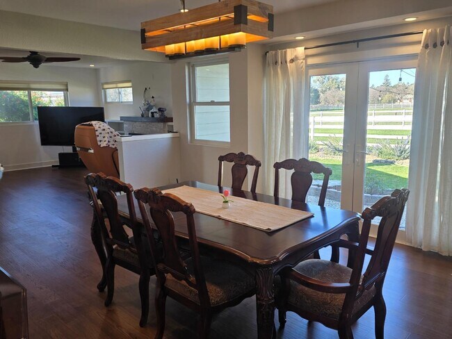 Building Photo - 2015 Trumar Ln