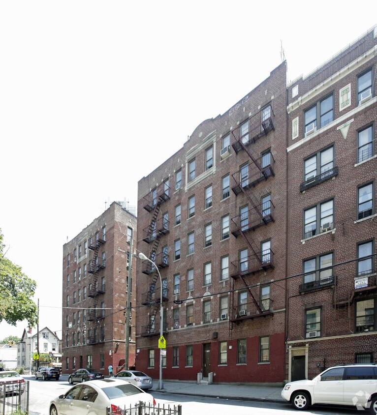 2732 Bainbridge Ave, Bronx, NY 10458 Apartments in Bronx, NY
