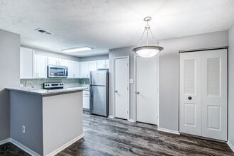 Building Photo - The Pointe at Stafford Apartment Homes