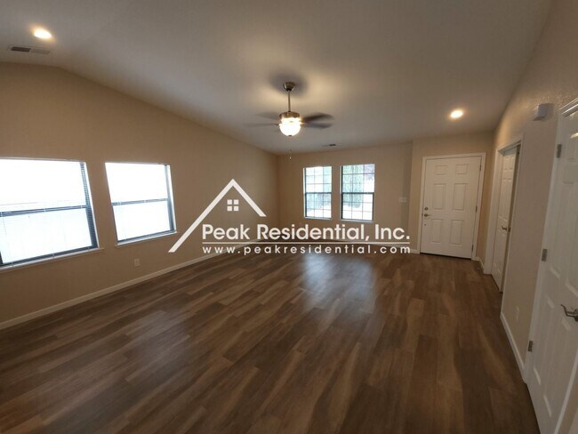 Building Photo - 4 br, 2 bath House - 4537 Fox Valley Circle