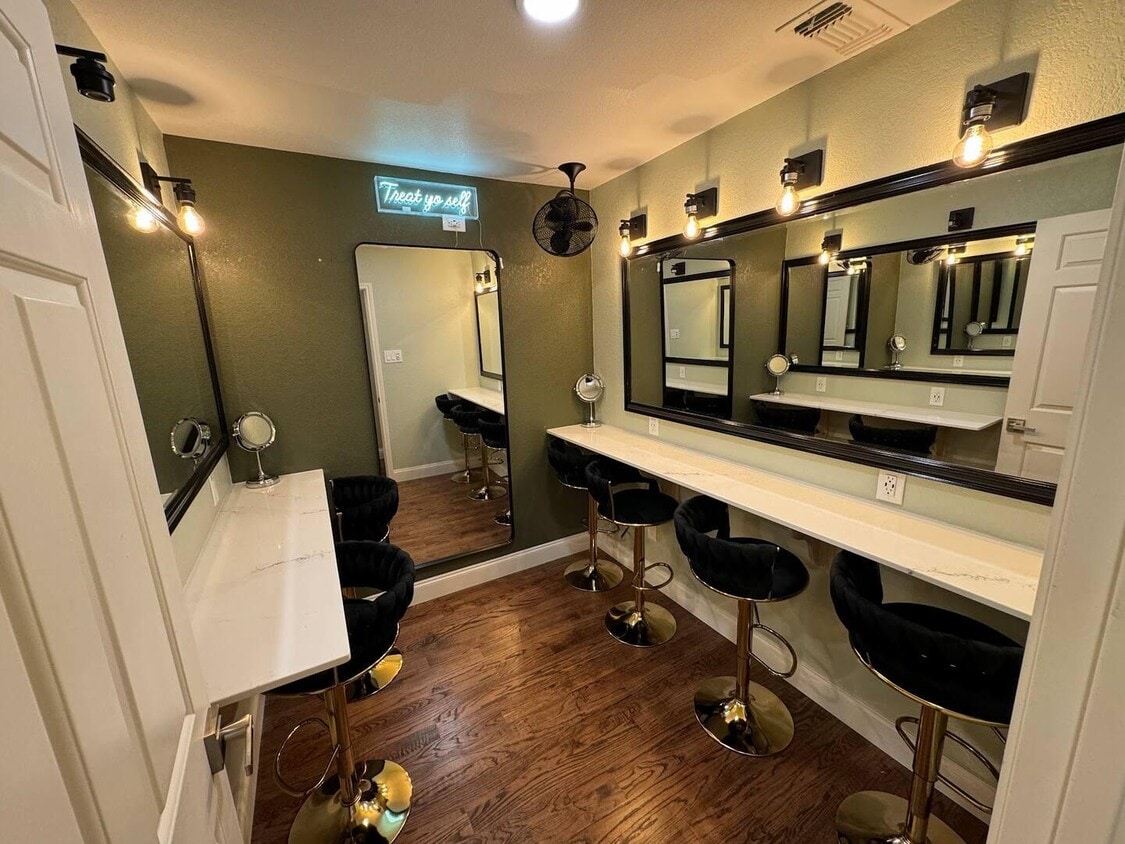 Foto principal - 3621 Welwyn Way Dr