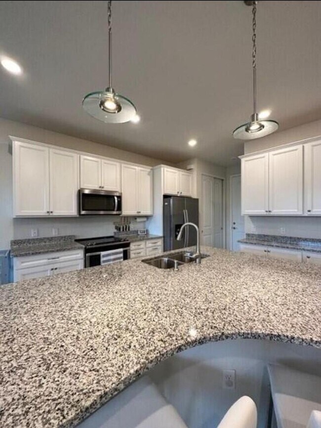 Building Photo - 4460 San Fratello Cir