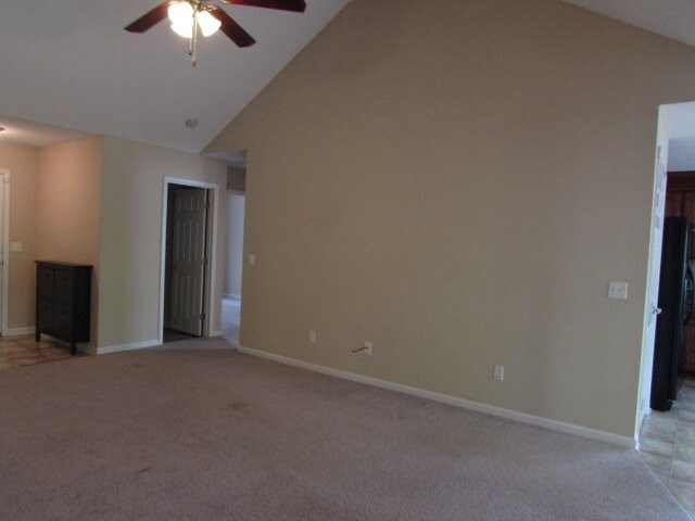 Building Photo - 3235 Valencia Dr