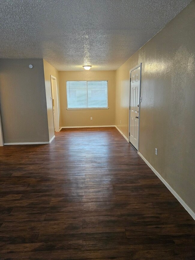 Kentwood Dining area - Parkhill Terrace and Kentwood Apartments