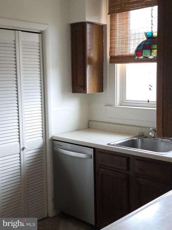 Building Photo - 203 Greene St