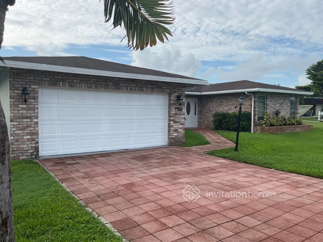 Primary Photo - 8306 SW 26th Pl