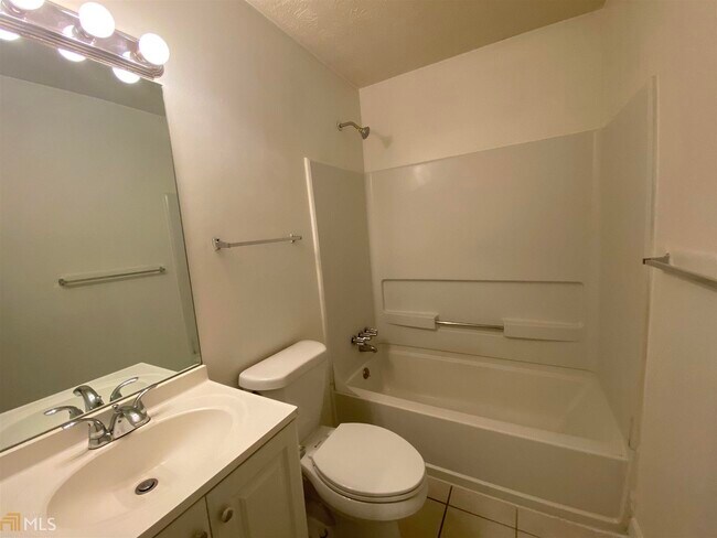Building Photo - 363 Mimosa Dr