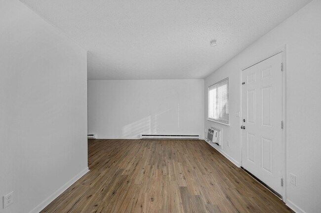 Foto del edificio - Waynedale Circle Apartments