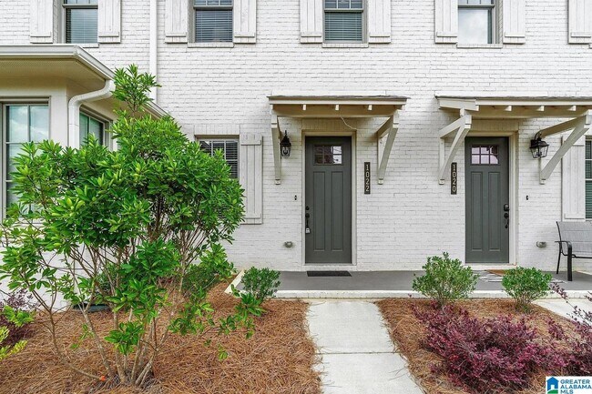 Building Photo - 1022 Windsor Dr