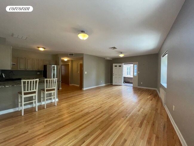 Foto del edificio - 83-55 116th St