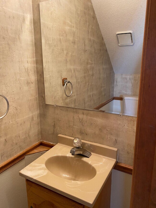 Foto del edificio - 1309 E 12th St