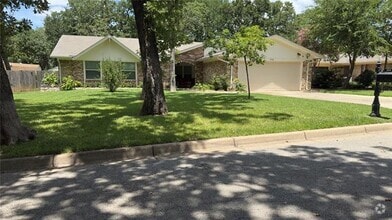 Building Photo - 2946 Canyon Dr