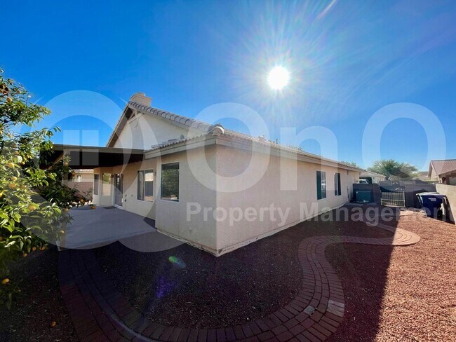 Foto del edificio - 9557 Blue Ridge Mountain St