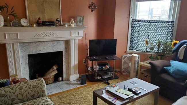 Building Photo - Coolidge Corner Gem!  Heat and Hot Water Included