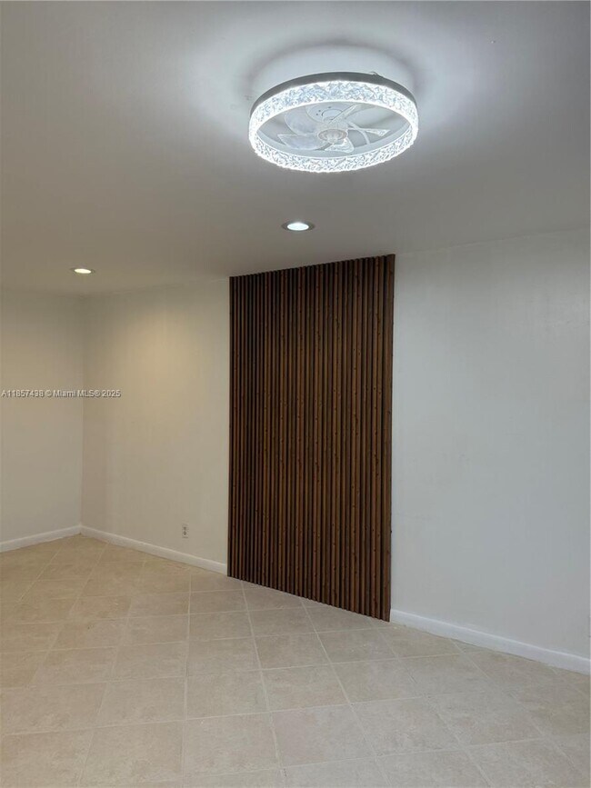 Foto del edificio - 8713 SW 5th St