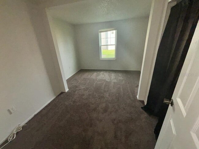 Building Photo - 834 Sky Lake Cir