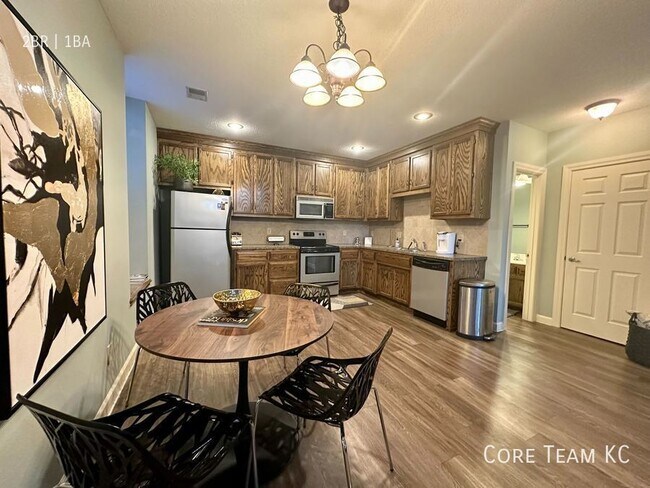 Foto del edificio - Spacious 2 Bed For Rent in Columbus Park