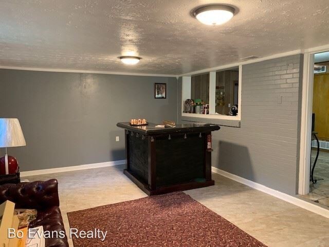 Building Photo - 3 br, 1 bath House - 145 Chester St