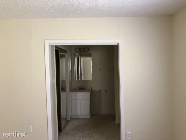 Building Photo - 3 br, 2 bath House - 2320 Demaret Dr