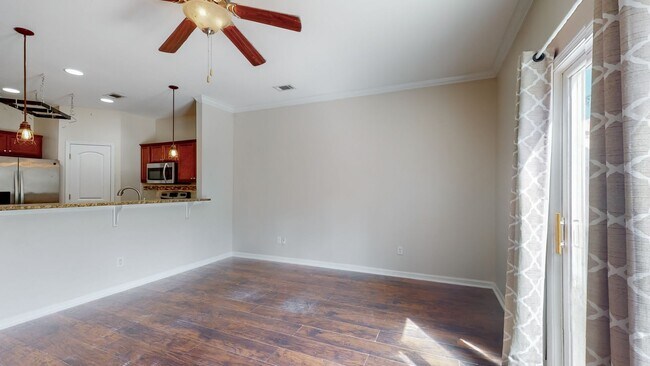Foto del edificio - Townhome living in Richmond Hill's Creekside Subdivision - Community Pool and Playground
