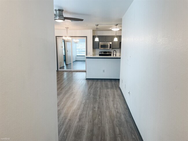 Building Photo - 2 br, 2 bath Condo - 4850 51st Street West...