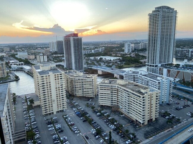 Building Photo - 1850 S Ocean Dr