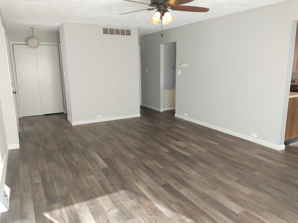 1433 S Rotzler Ave, Freeport, IL 61032 House Rental in Freeport, IL