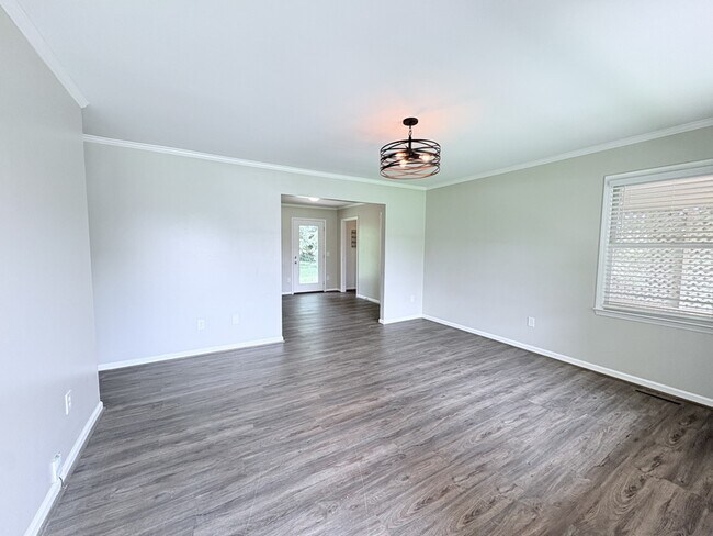 Foto del edificio - 4077 Brookfield Dr