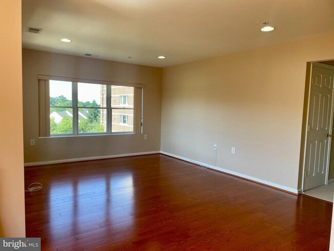 Foto del edificio - 12251 Roundwood Rd