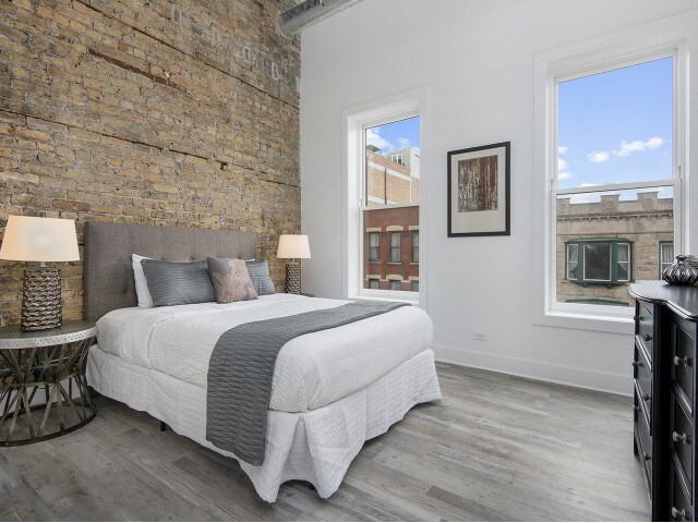 Foto del edificio - 1920 N Milwaukee Ave