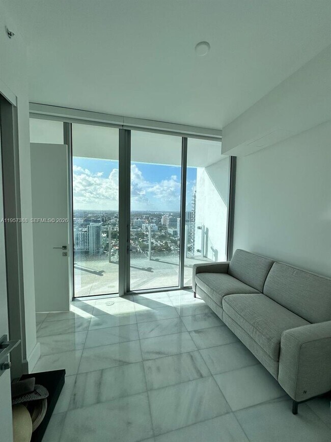 Foto del edificio - 700 NE 26th Terrace