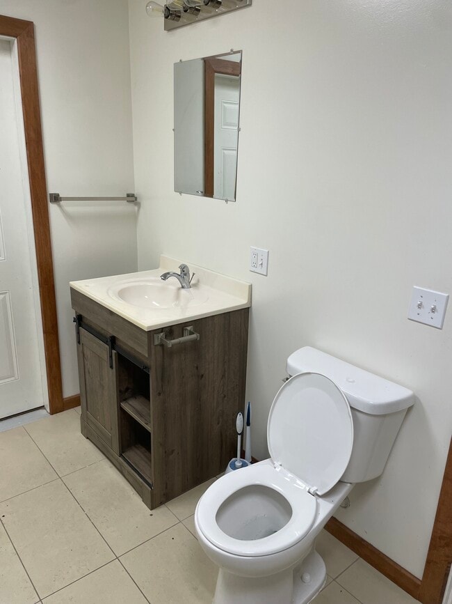 Foto del edificio - 514 Loras Blvd