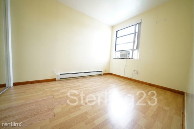 Building Photo - 28-15 23rd Ave