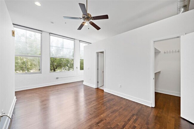 Foto del edificio - 1312 Live Oak St