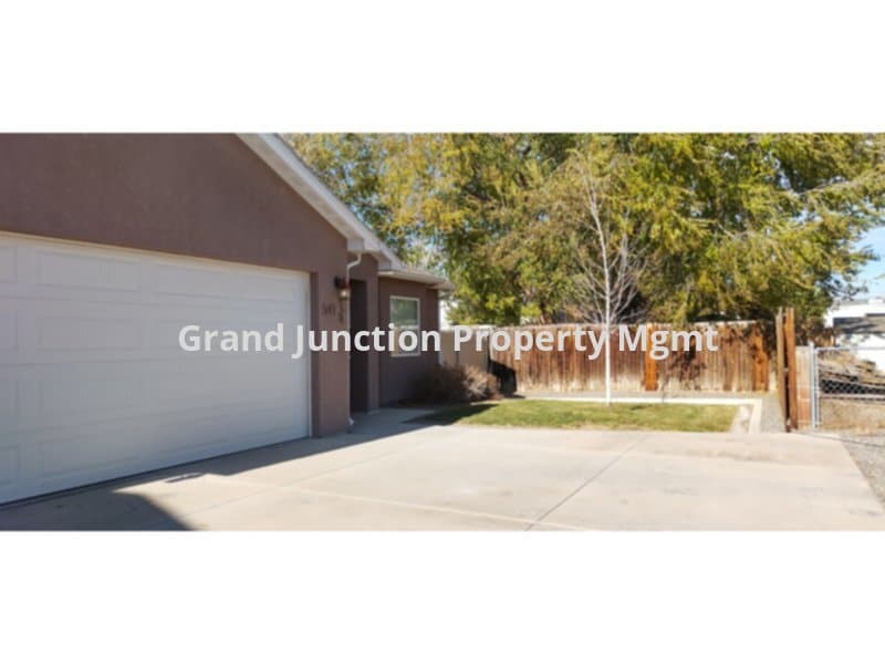 Building Photo - Nice Single Family home Close to shopping,...