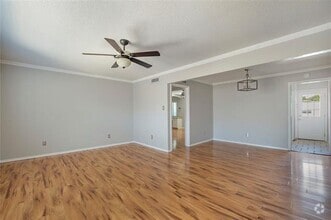 Building Photo - 5817 Sandhurst Ln