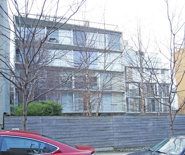 Building Photo - 580 Carroll St