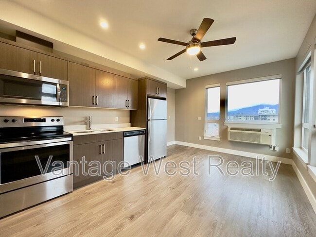 Building Photo - 925-925 Leon Ave