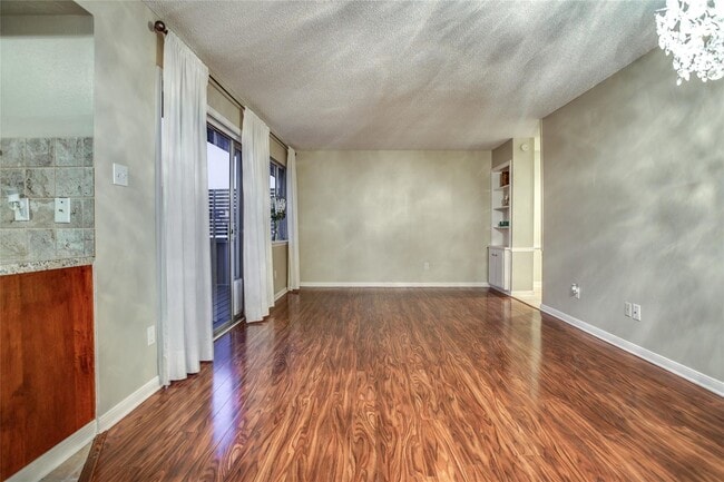 Photo - Small gated community of 39 units, conveni... House