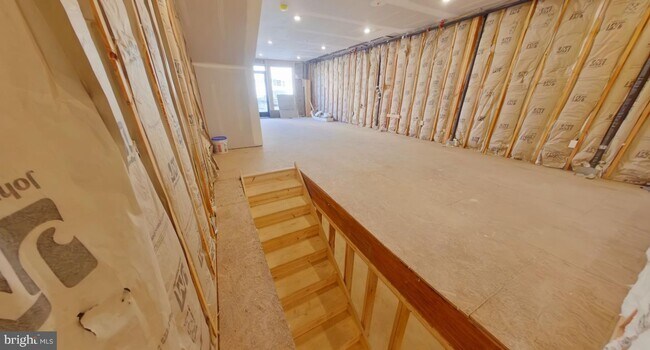Building Photo - 2420 Ridge Ave