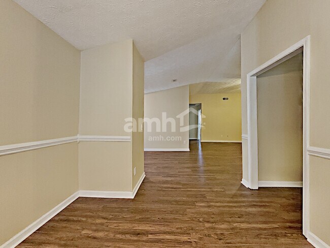 Foto del edificio - 1082 Wildwood Wake Bend