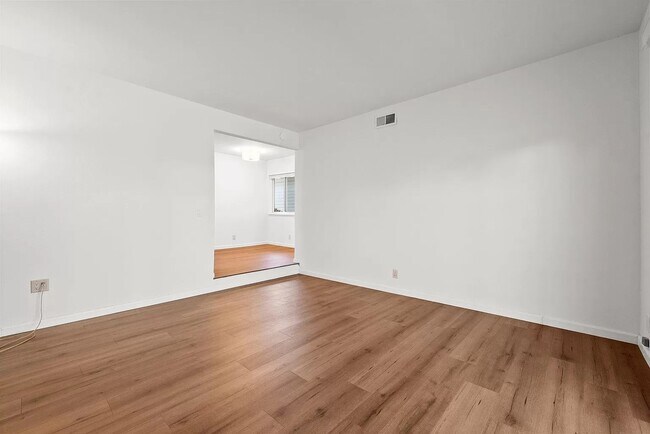 Foto del edificio - 3144 Coldwater Dr