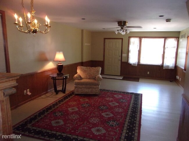 Building Photo - 3 br, 1 bath House - 1122 Pacific St
