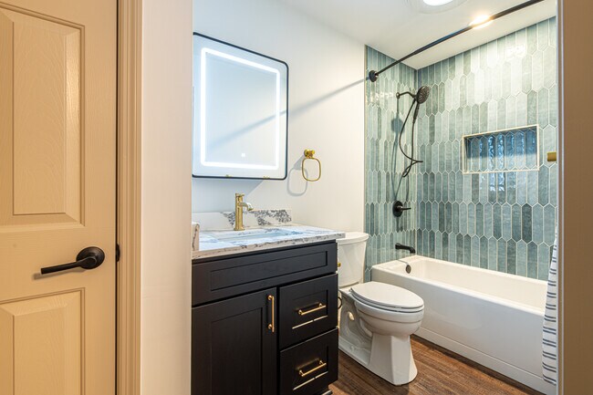 Foto del edificio - 632 Applegate Ln