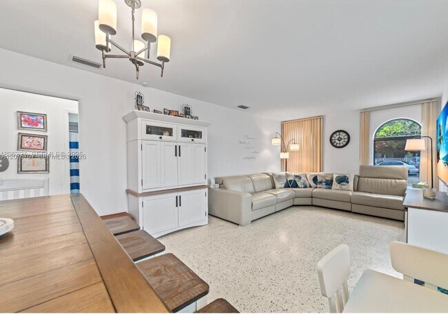 Foto del edificio - 1136 NW 34th Ave