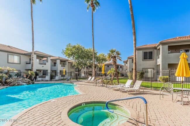 Foto del edificio - 7401 W Arrowhead Clubhouse Dr